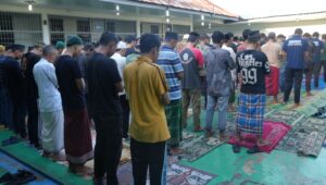 Rutan Pangkalan Brandan Gelar Salat Id dan Pembagian Remisi Idul Fitri, 9 Narapidana Langsung Bebas   