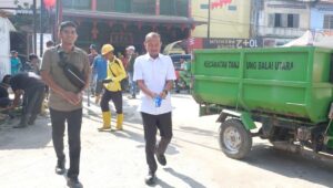 Pemko Tanjungbalai Canangkan Gerakan Indonesia Asri, Wali Kota Mahyaruddin Salim : Sebelum Kerja Bersihkan Lingkungan Kantor