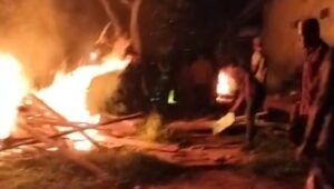 Polsek Air Putih Cek Lokasi Gubuk Diduga Tempat Penyalahgunaan Narkoba yang Dibakar Warga