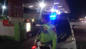 Satlantas Pantau SPBU di Siparepare – Kegiatan Berjalan Lancar Tanpa Gangguan