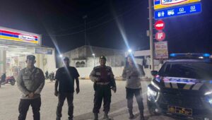 Patroli Malam di Medang Deras: Situasi Aman, Masyarakat Diajak Ikut Amankan Lingkungan