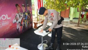 Jelang Kunjungan Rider MotoGP, Tim Jibom Sterilisasi SDN 2 Kute Lombok Tengah