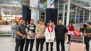 Polsek Air Putih Jemput dan Kawal Pemain Timnas Putri U-17 Asal Batu Bara Usai Menang 5-0 atas Singapura