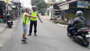 Sat Lantas Polres Pematangsiantar Amankan Pengalihan Arus Saat Penutupan Jalan Singosari