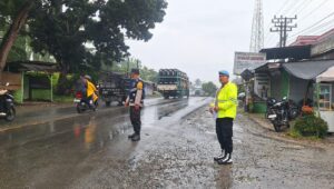 Polres Batu Bara Gelar Strong Point Pagi, Pastikan Arus Lalu Lintas Lancar dan Aman